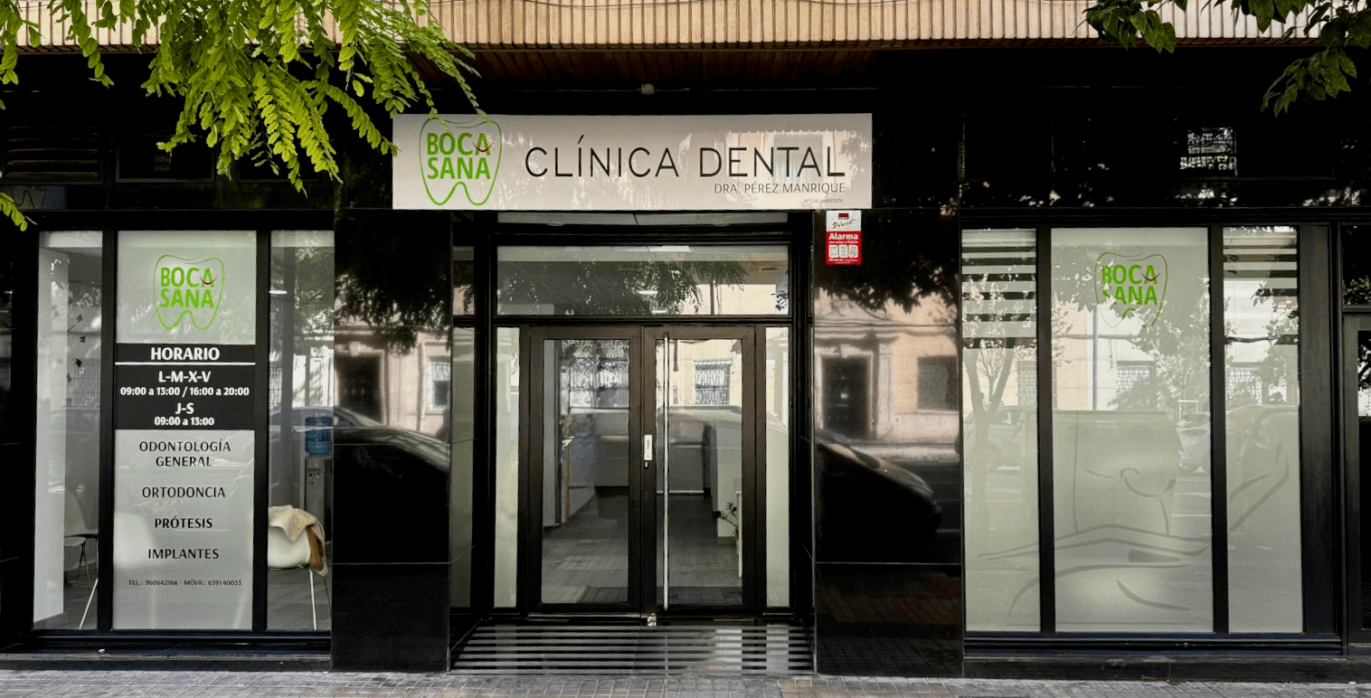 Entrada de Clínica Dental Boca Sana